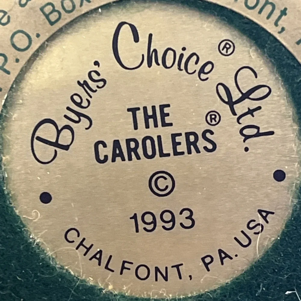 1993 BYERS CHOICE CHRISTMAS CAROLER Long Blond Hair White Muff Green Lace Outfit